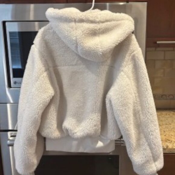 Alo Foxy Shearling Coat - Picture 4 of 5